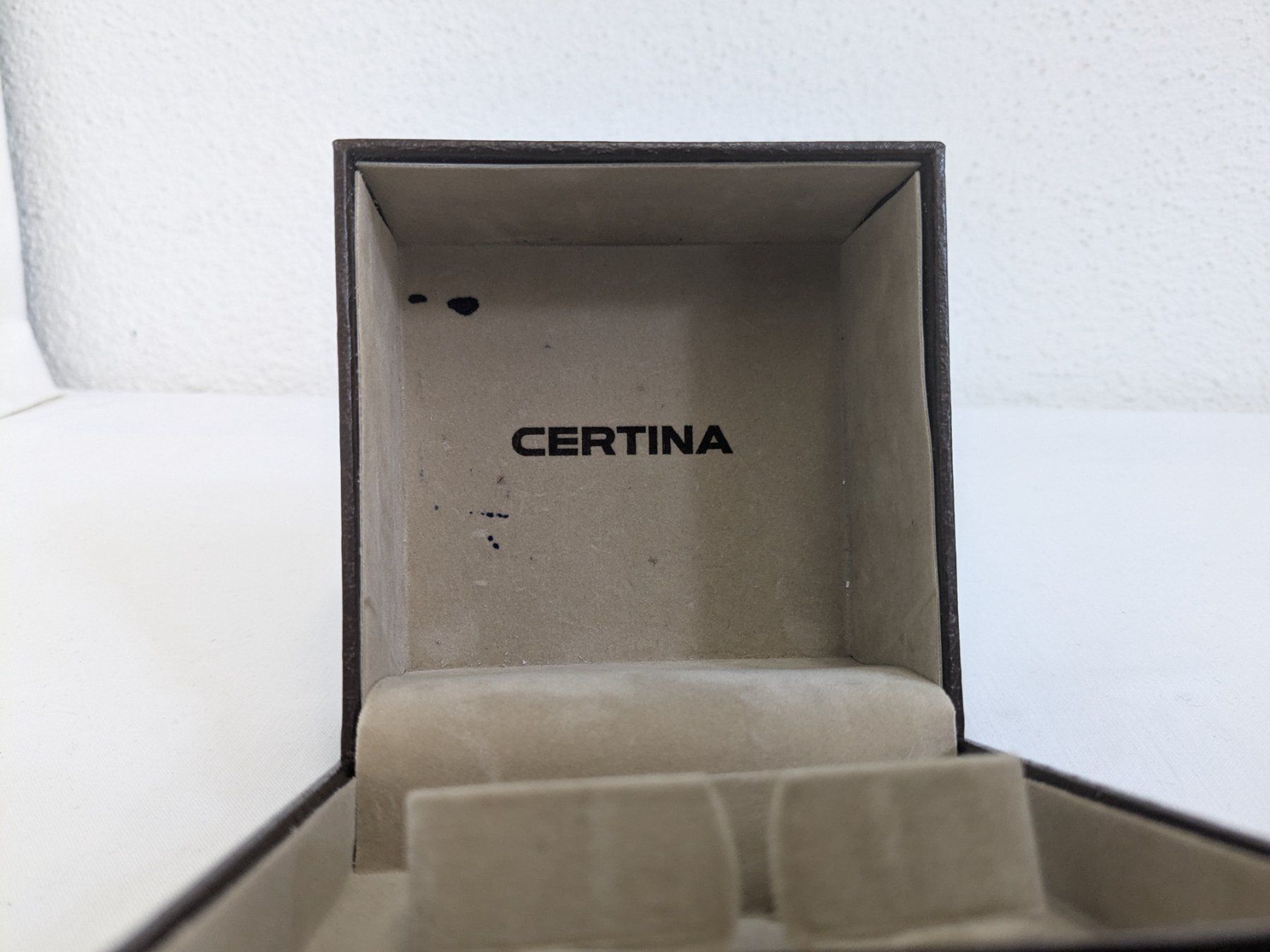 Certina Scatole porta orologi: Certina Uhrenbox – Usato da Weinfelden venduto da blaukreuz_brocki_TG 7