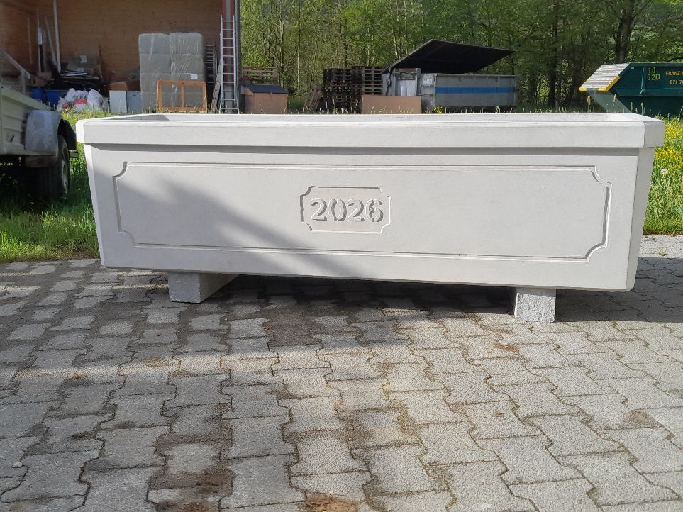 Stagni & Fontane ornamentali: Brunnen  Trog  Betonbrunnen – Nuovo (secondo la descrizione) da Urnäsch venduto da Gwandsenn