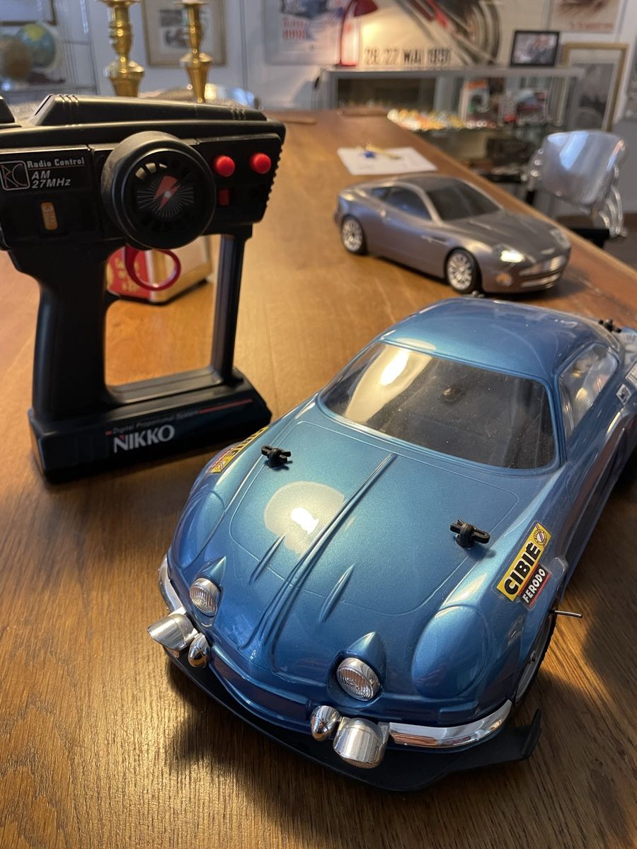 Nikko Modellismo RC: Renault Alpine Nikko – Nuovo (secondo la descrizione) da Laupen BE venduto da Perigoso