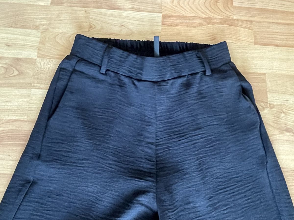 Pantaloni: Damen Hose schwarz, Grösse S – Nuovo (secondo la descrizione) da Niederweningen venduto da sho_mb8y 1