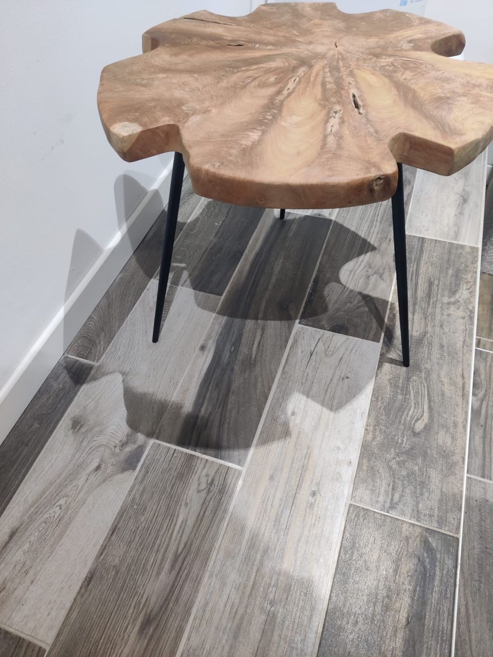 Tavoli: Table basse en bois massif - style scandinave – Nuovo e nell'imballaggio originale da Nyon venduto da onjamax 2