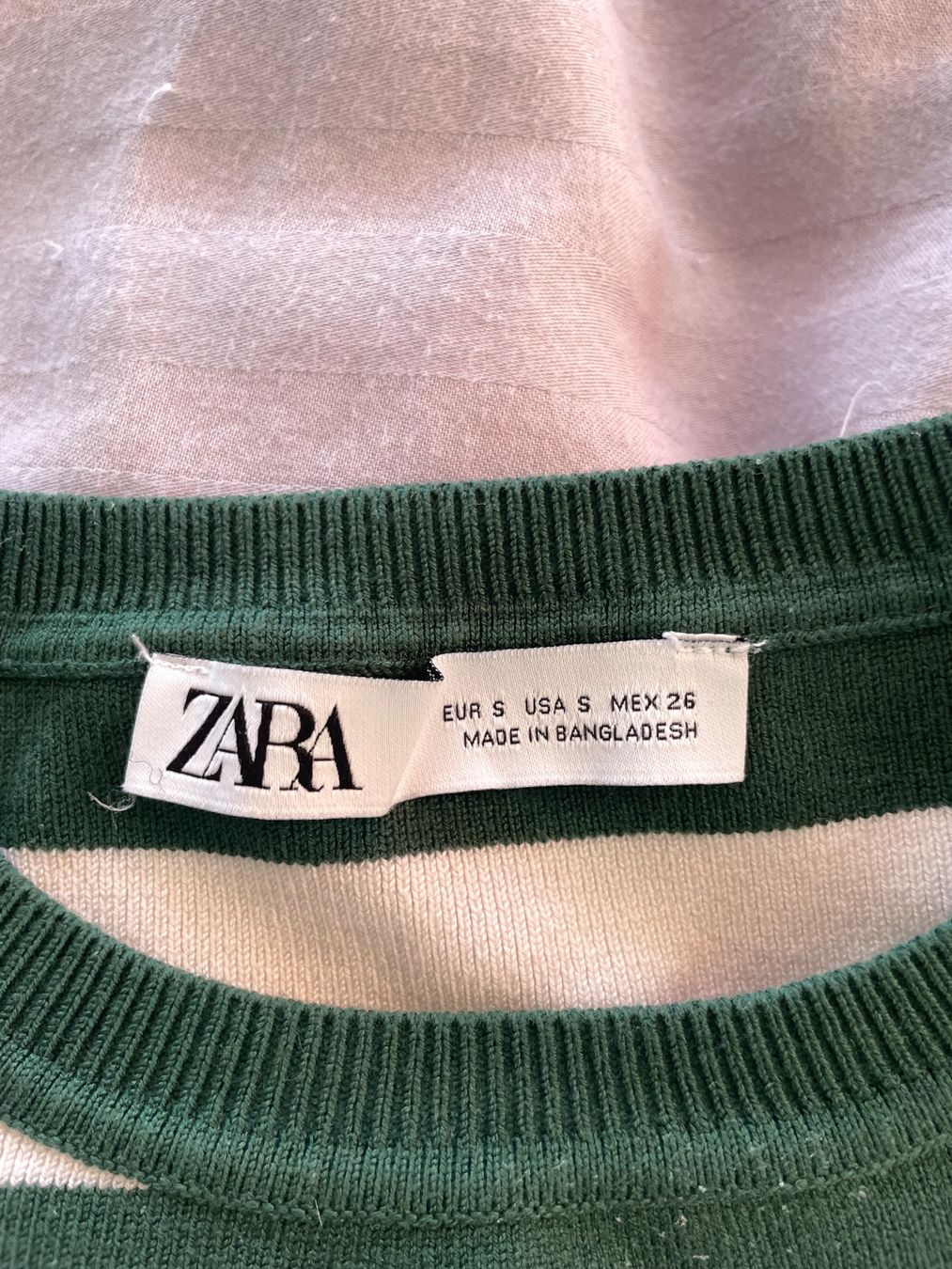 Zara Top: Zara gestreiftes cropped Langarm – Usato da Zug venduto da ele_q7bd 1
