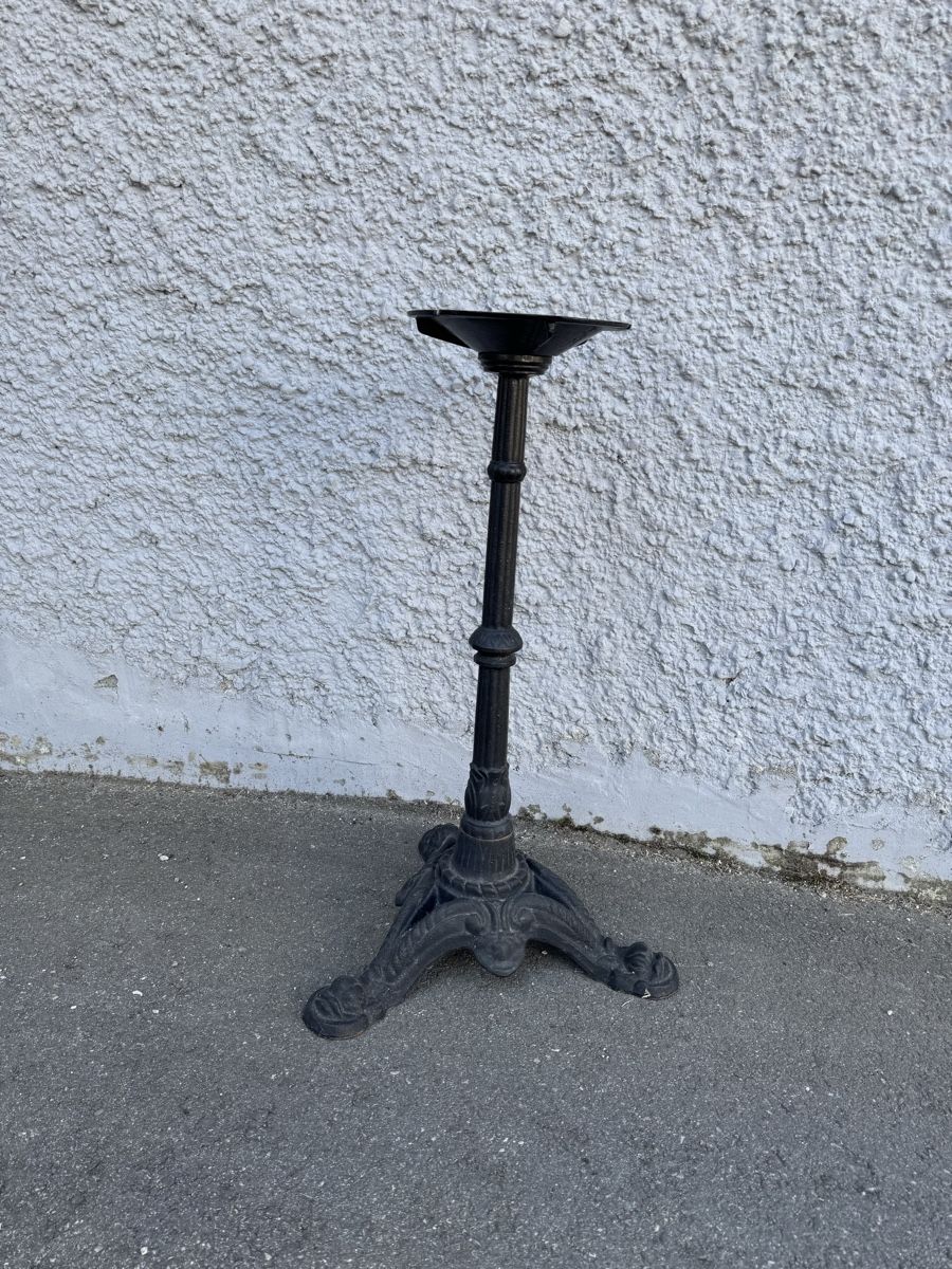 Autres meubles anciens: Tischbein schwarz – D'occasion à Hubersdorf par HolzPart