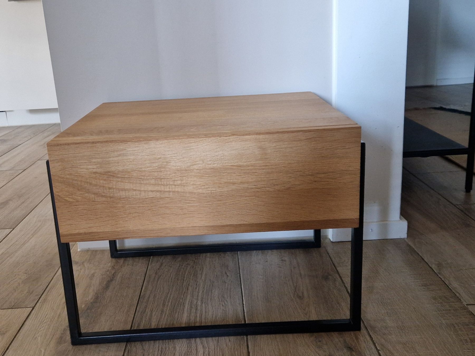 Tables de nuit: Nachttisch "DON" Eiche massiv NEUPREIS 239.- – D'occasion à Wallisellen par Jorge_Javier 1