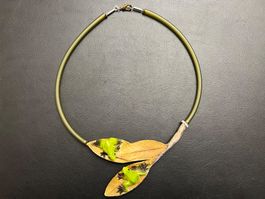 Collier mit Fröschen