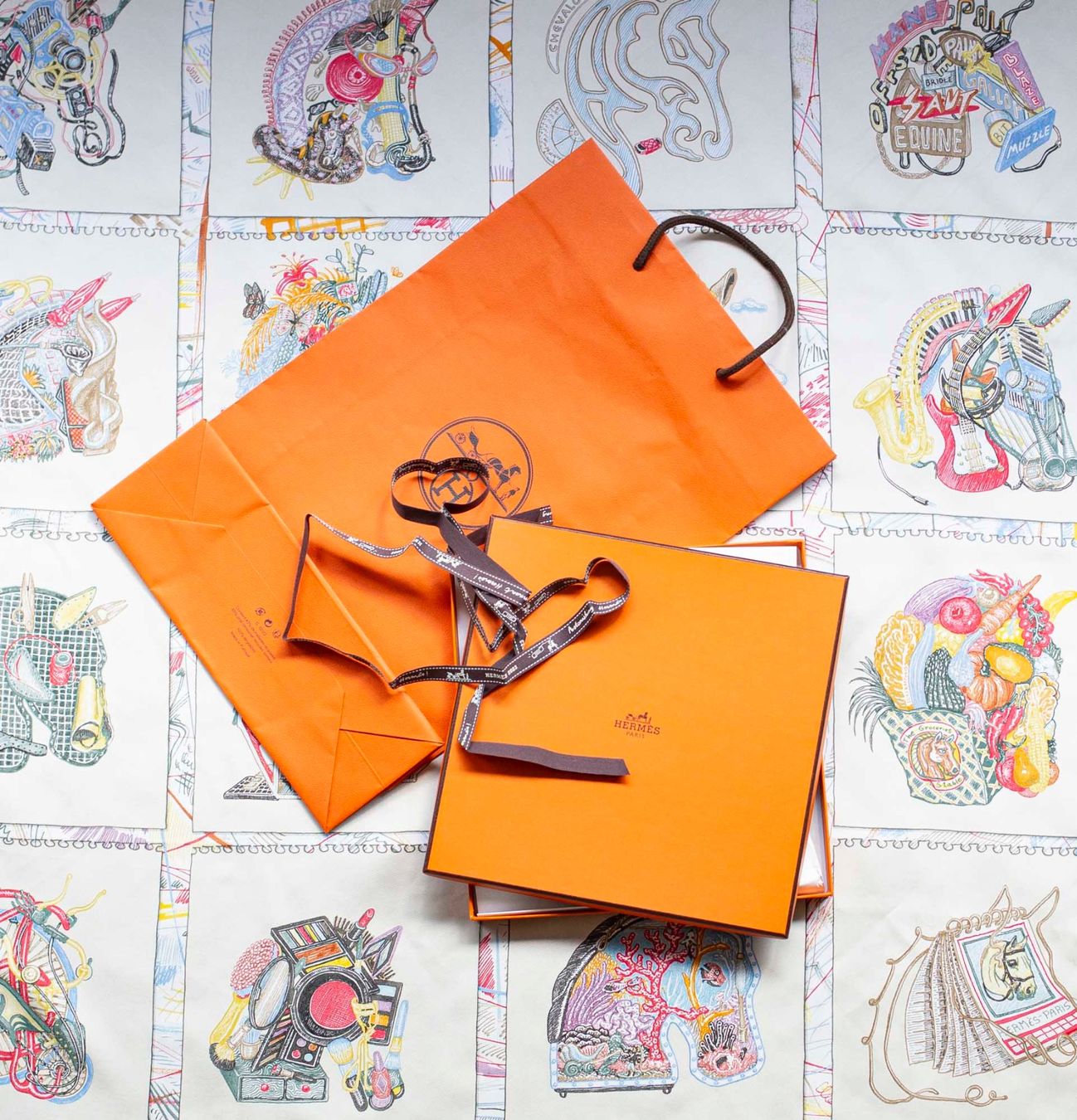 Hermès Foulard & Sciarpe: Seidentuch/Carré Hermès, Paris – Usato da Balgach venduto da Aussietrader