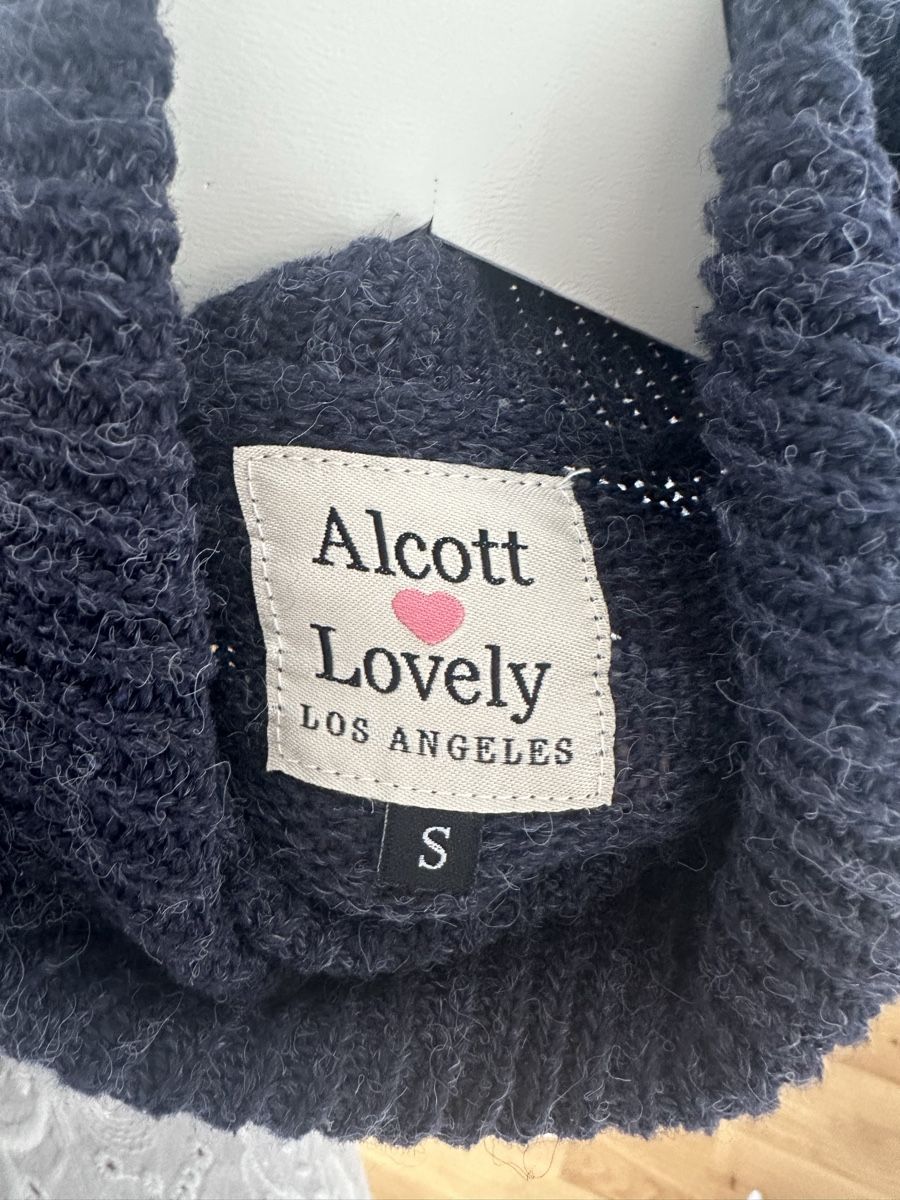 Maglioni & Felpe: Alcott Lovely blauer Pullover mit Herz Größe S - – Usato da St. Gallen venduto da adr_l9jg 1