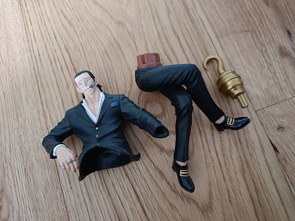 Statuette: One Piece - Sir Crocodile Creator X Creator Figur BlackSuit – Usato da Recherswil venduto da Bigdoomtrain 5
