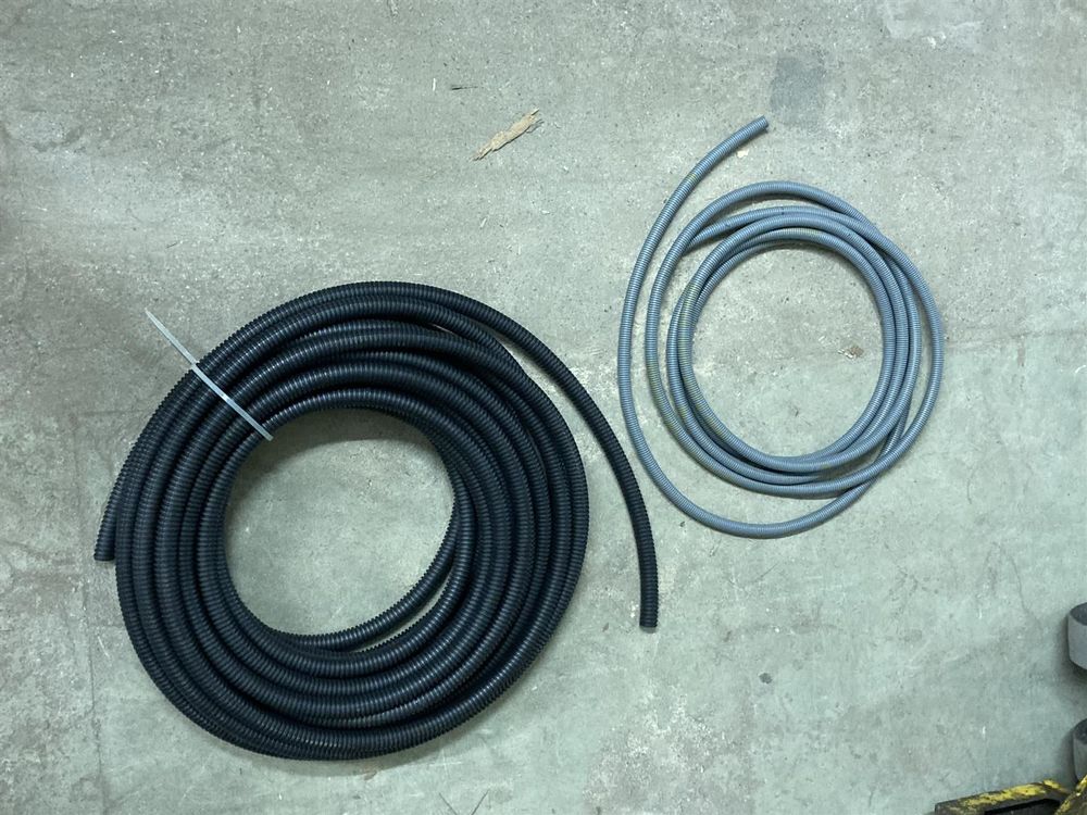 E849 zwei Leerrohre Kaufen auf Ricardo