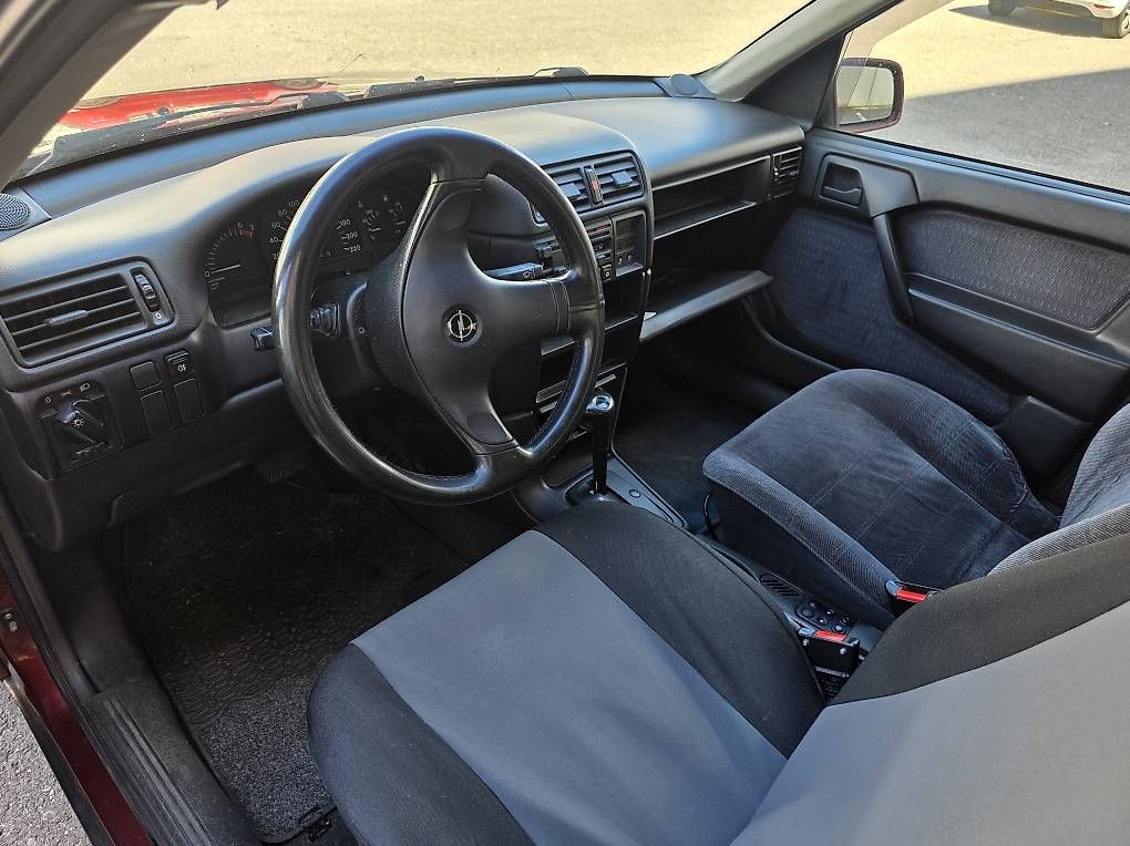Automobili: Opel Vectra 2.0 cc Automatica A/C – Usato da Cadenazzo venduto da LuismacchineSagl 8