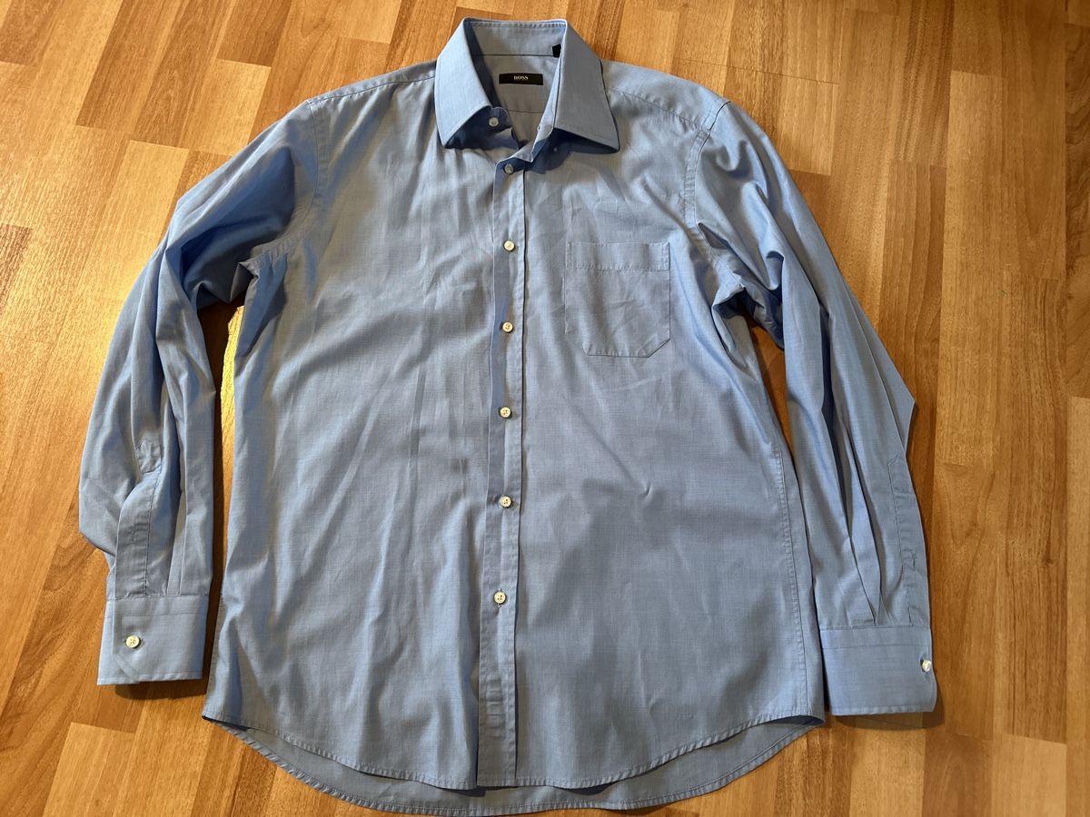 Hugo Boss Camicie: BOSS Hemd, Grösse 41/16, hellblau, einf. Brustweite 61 cm – Usato da St. Gallen venduto da mai_2lcj