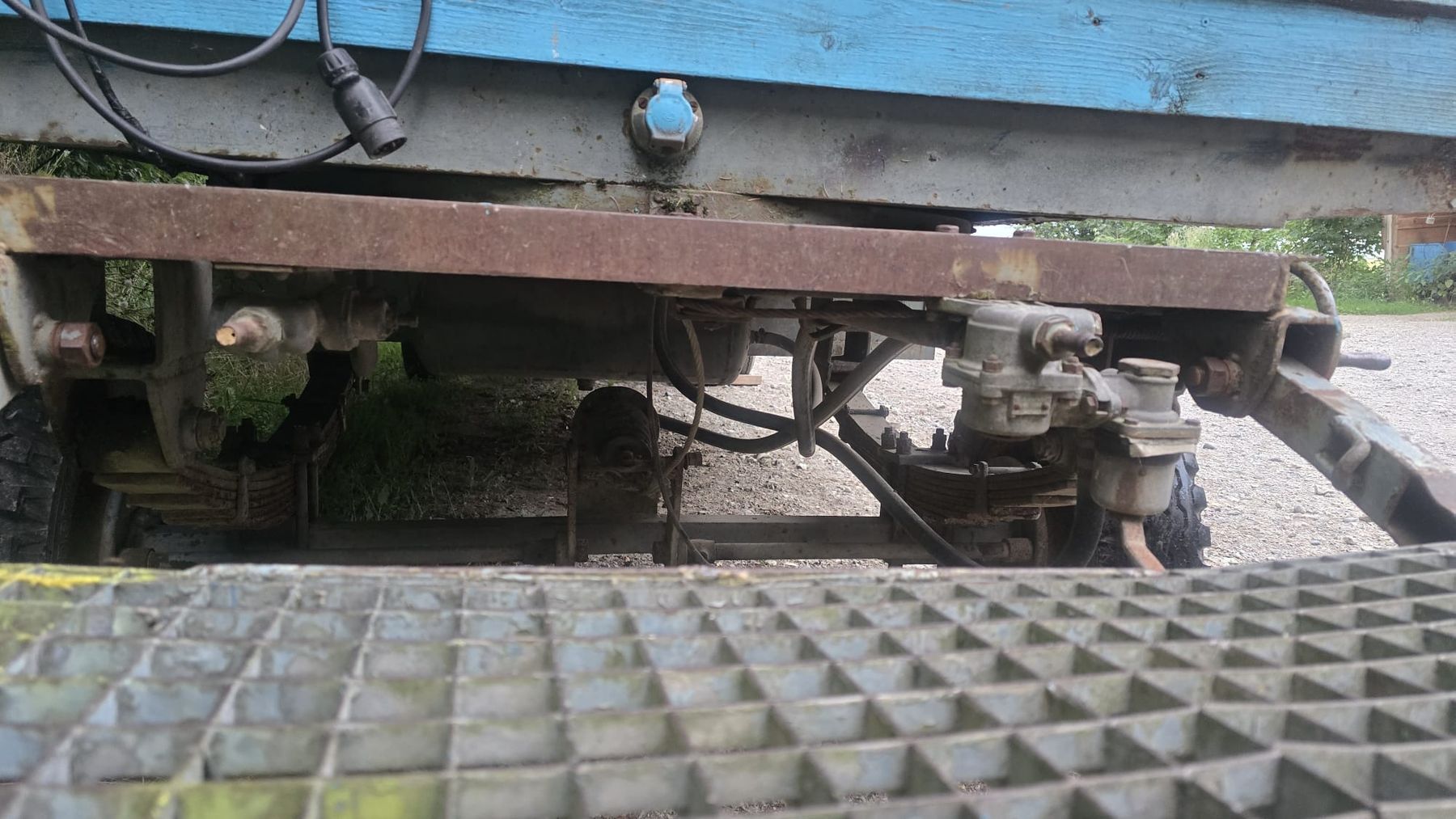 Anhänger: schlafwagen/bauwagen – Gebraucht aus Oberdorf SO von luk_9d92 3
