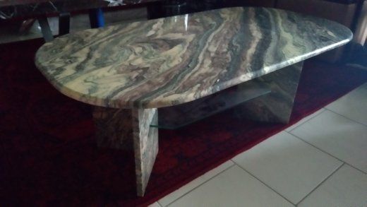 Tavoli: Vintage  Marmor Couchtisch aus massivem Marmor – Usato da Schlieren venduto da swissonline 2