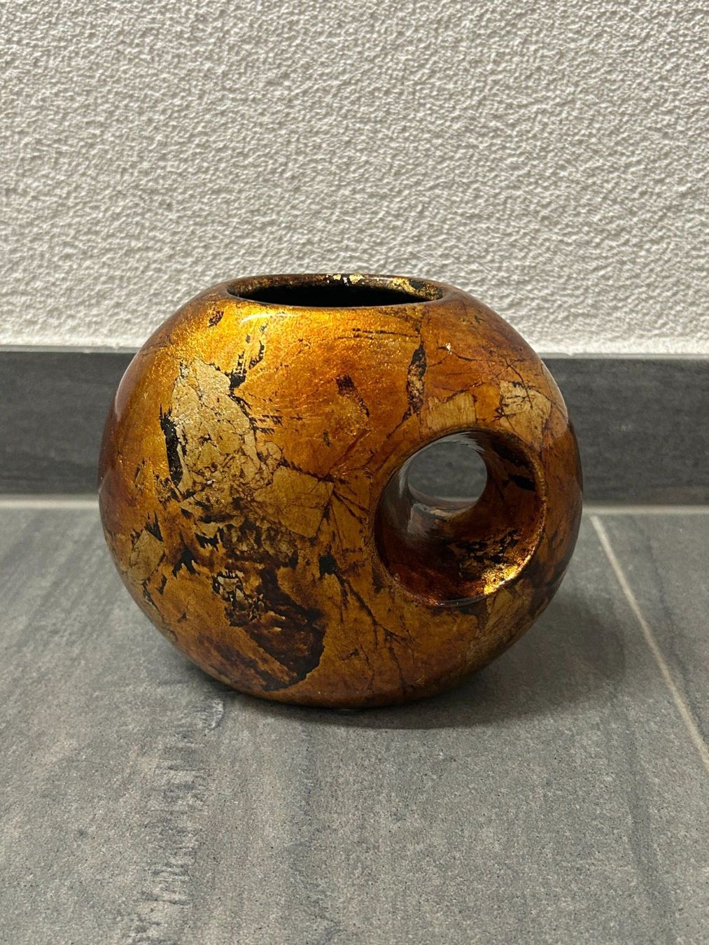 Vasi & Recipienti: Vase design noir et doré – Usato da Lausanne venduto da Weber1007