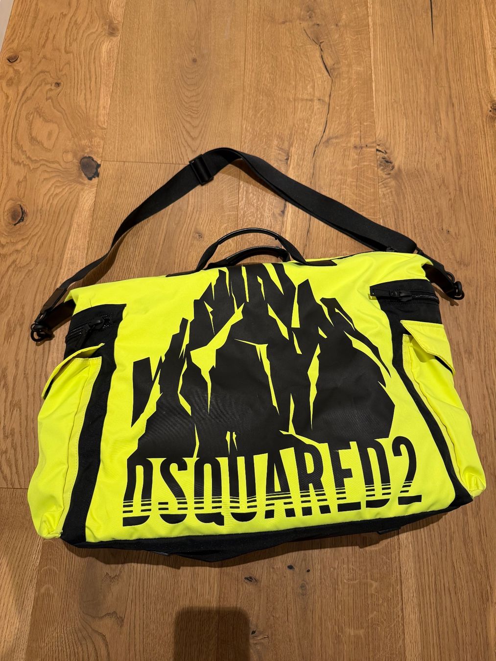 Dsquared2 Borse: DSQUARED2 Weekender - Tasche - Bag - Neon – Nuovo (secondo la descrizione) da Fahrweid venduto da SR_ZH