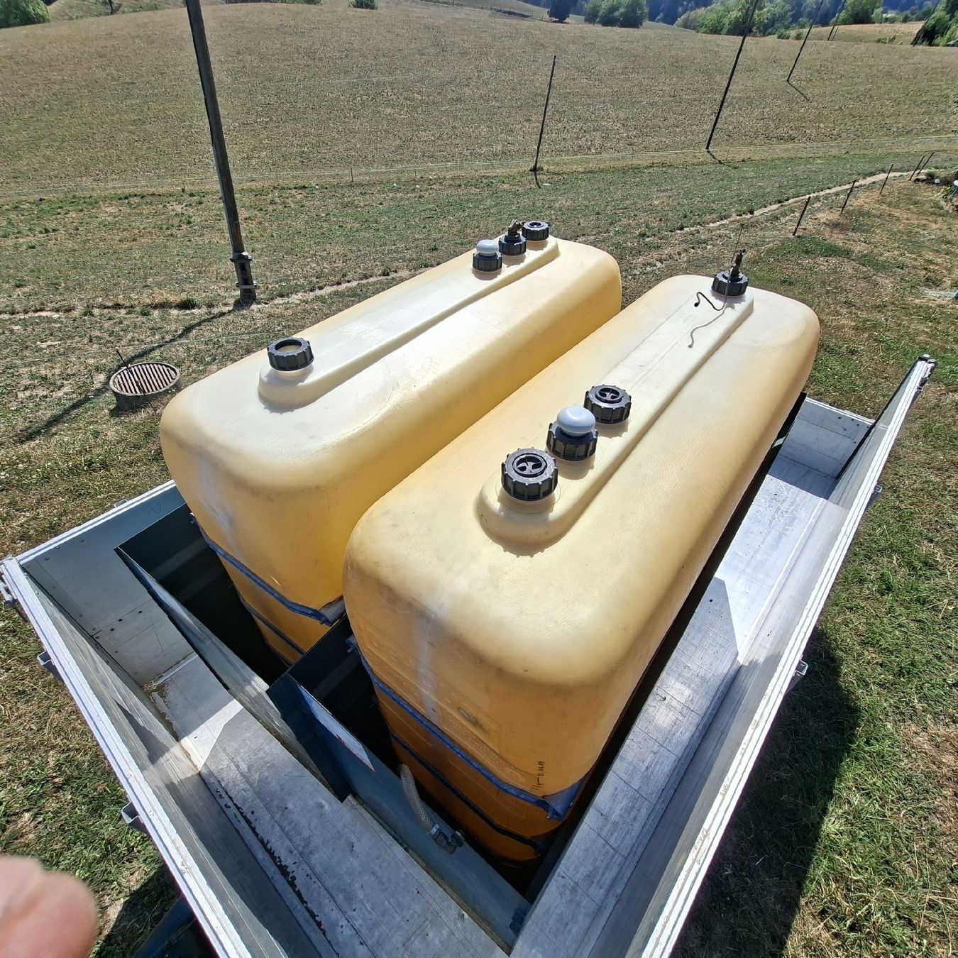 Autres accessoires p. véhicule: Heizöl-/Dieseltank – D'occasion à Melchnau par meble13 1