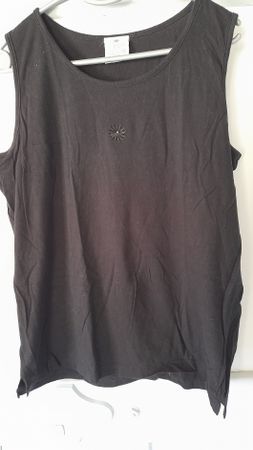 Top mit herziger Blume Gr. 40