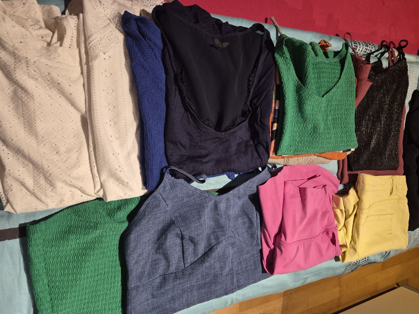 Lots de vêtements: Kleiderpaket Gr. S/M – D'occasion à Diessenhofen par baby000