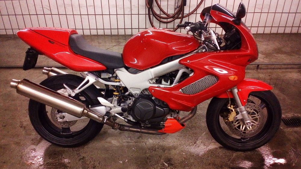 Töf, Honda VTR 1000 F, --->ab 1,- :-) | Kaufen auf Ricardo
