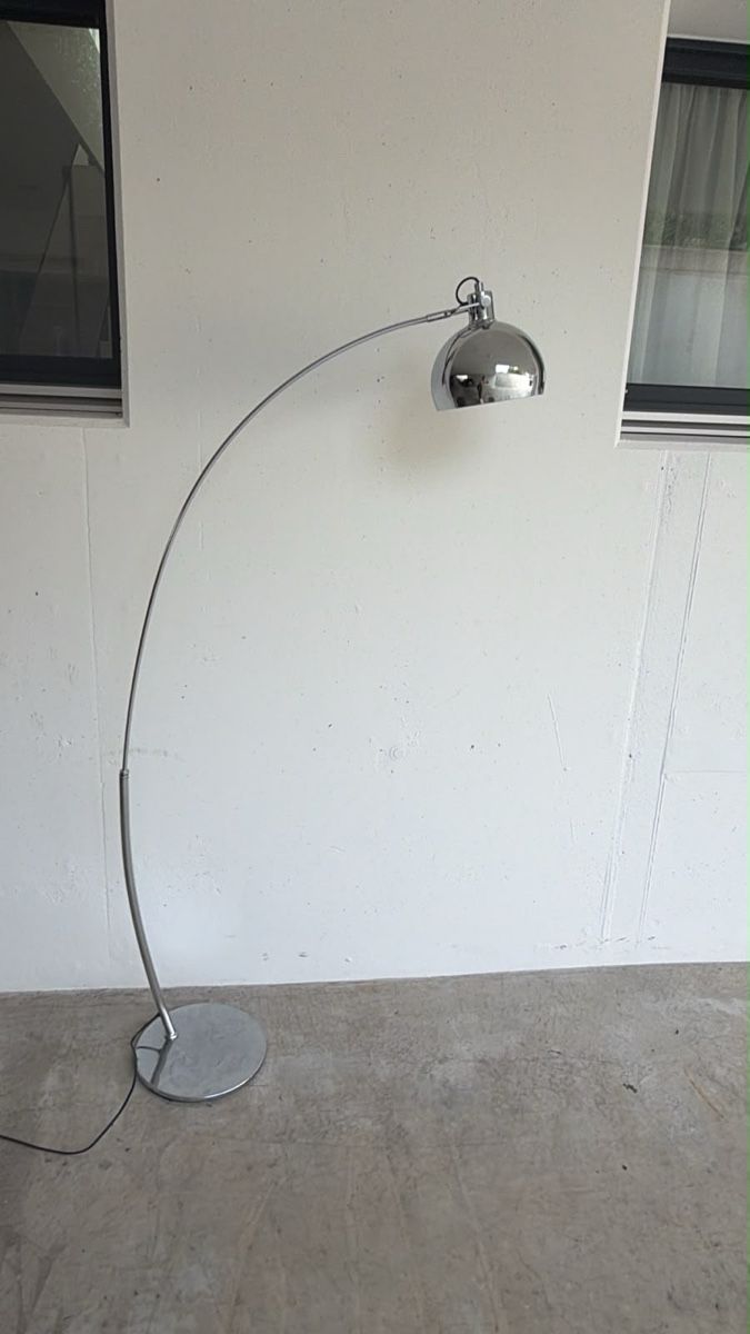 Lampen: Bogenlampe Metall Chrom – Gebraucht aus Dübendorf von jonas.buehler