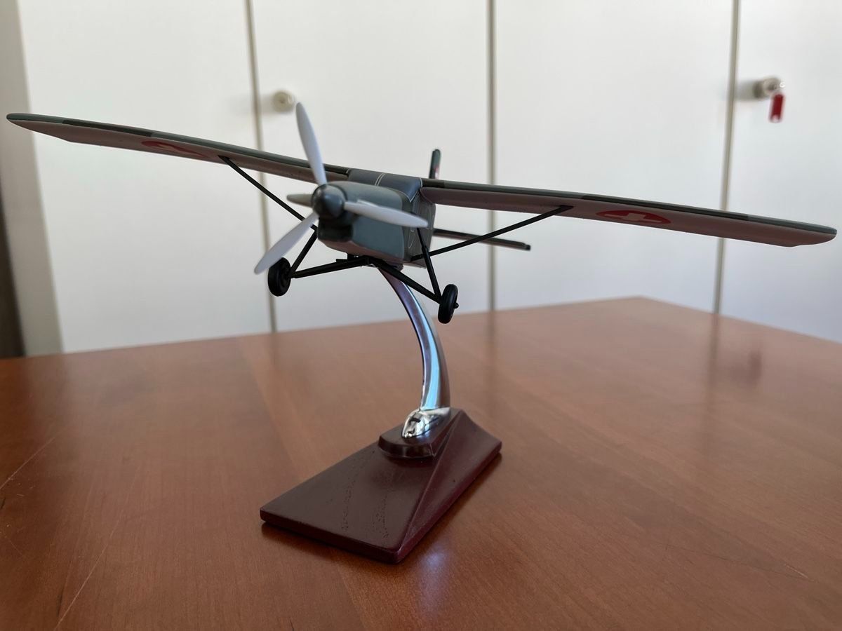 Schweizer Armee Kit di modellismo & Modellini statici: Modellino PILATUS PC6 Porter - scala 1:48 – Nuovo e nell'imballaggio originale da Osogna venduto da dan_8vzm