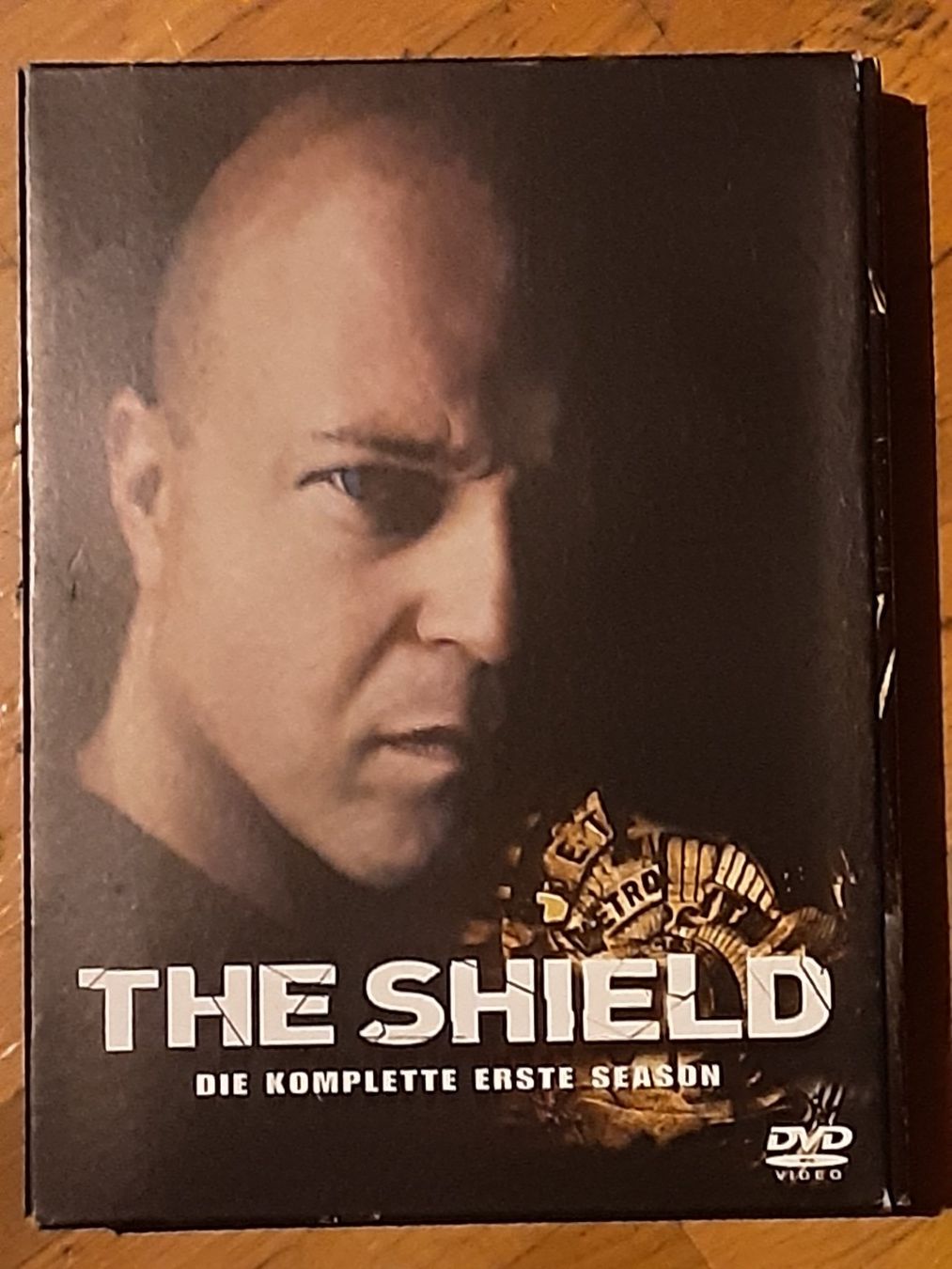 Alle DVDs: The Shield - Die komplette erste Season – Gebraucht aus Wallisellen von Sawr