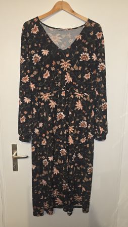 Anna Field Kleid mit Blumenmuster schwarz Grösse 48