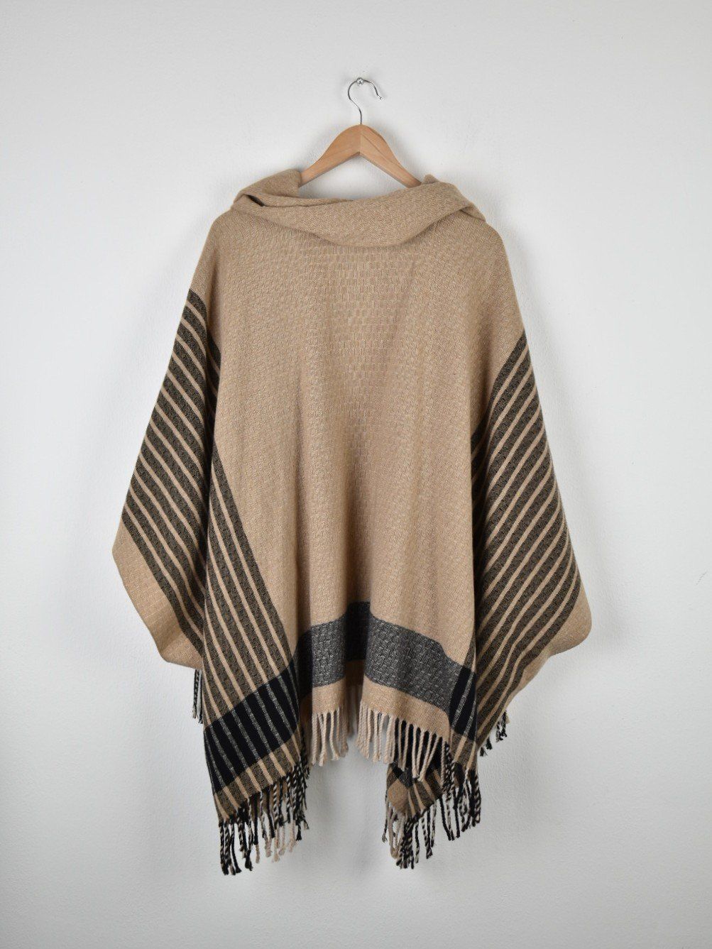 Patrizia Pepe Sonstige Damenmode: Patrizia Pepe Cape, one size, 85% Wolle – Neu (gemäss Beschreibung) aus Nürensdorf von 2ND_STORY 2