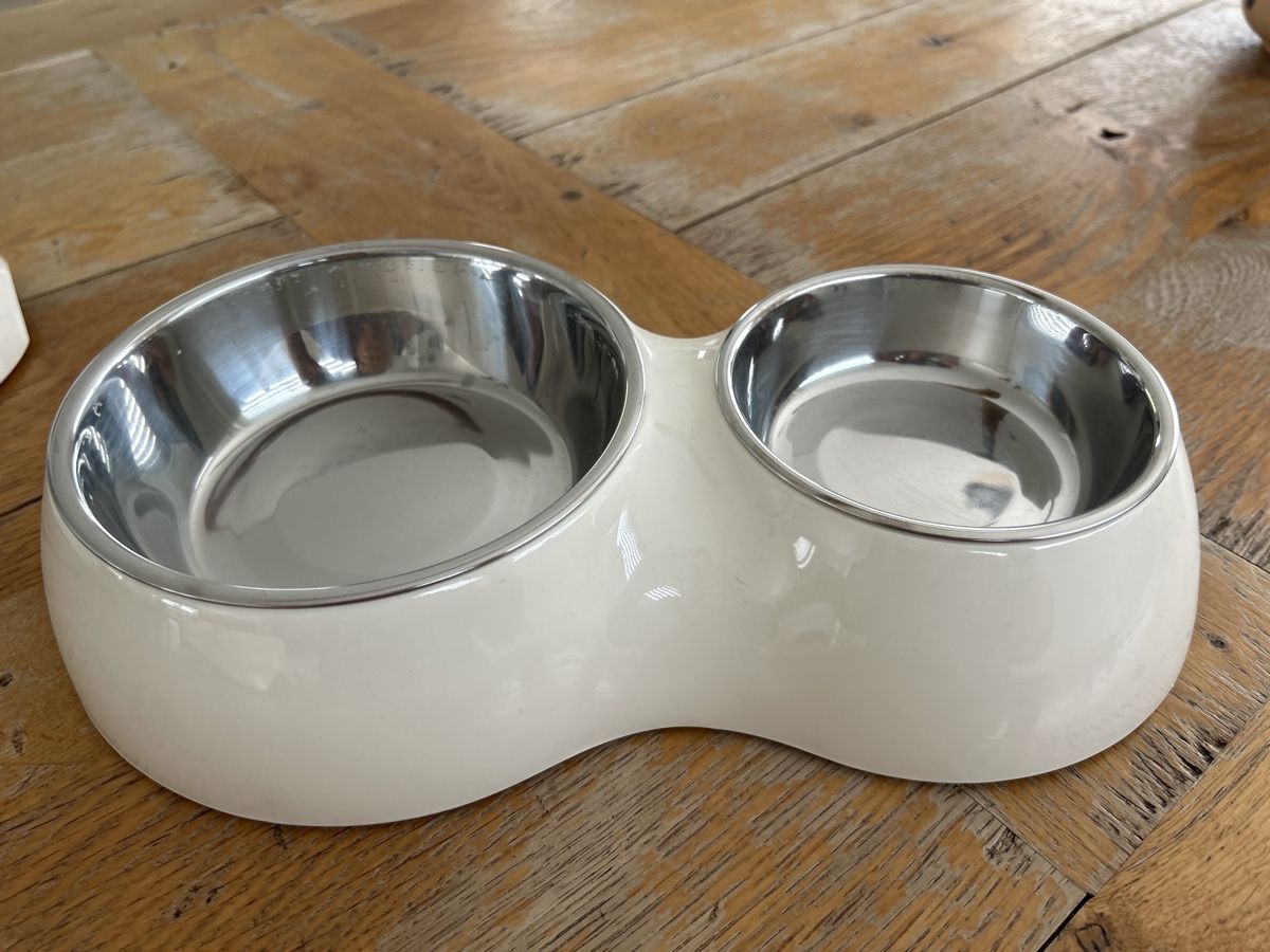 Mangimi: Futter/Fressnapf für Katzen oder kleine Hunde – Nuovo (secondo la descrizione) da Uffikon venduto da Gismj