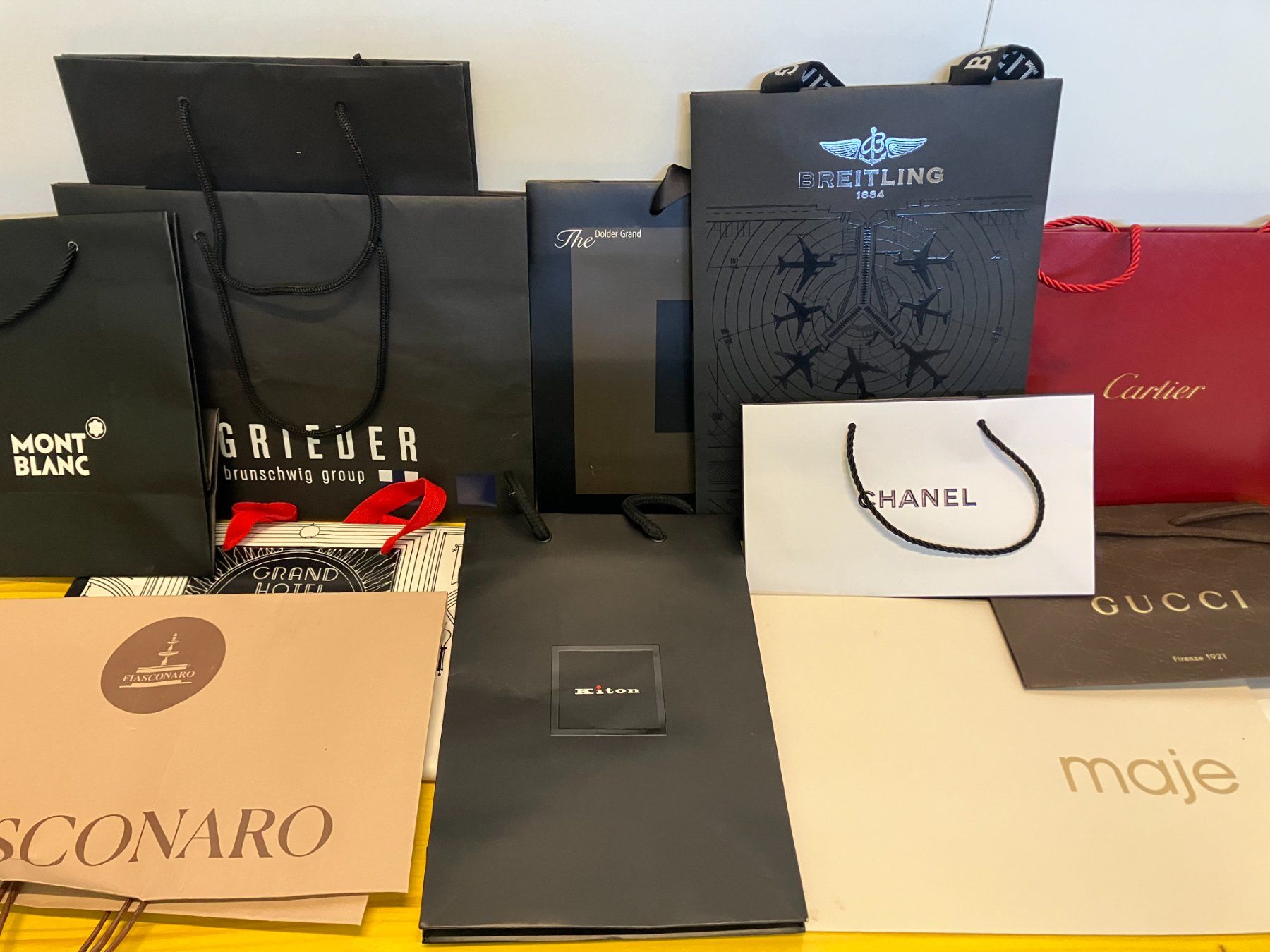 Borse: Post. div. Edelmarken Papier-Taschen ab 1.- – Usato da Lichtensteig venduto da Buy24International 3
