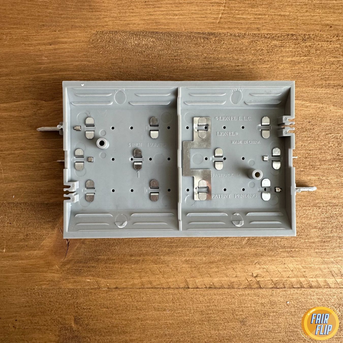 Lionel Modellini di ferrovie: Lionel Fastrack 5 inch ISOLATOR Straight – Nuovo e nell'imballaggio originale da Luzern venduto da fairflip 1