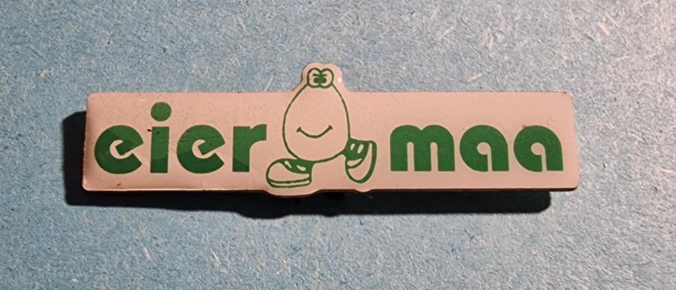 Plaketten & Abzeichen: Pin Eier Maa – Gebraucht aus Härkingen von specialshapes