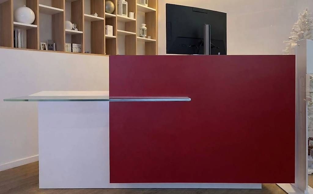 Allestimento di negozi e stand fieristici: Meuble caisse réception institut  design rouge blanc – Usato da Lausanne venduto da ine_bzg8 3