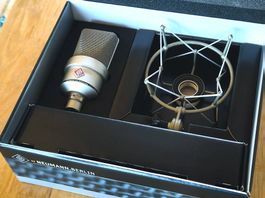 Microphone Neumann TLM 103 et suspension