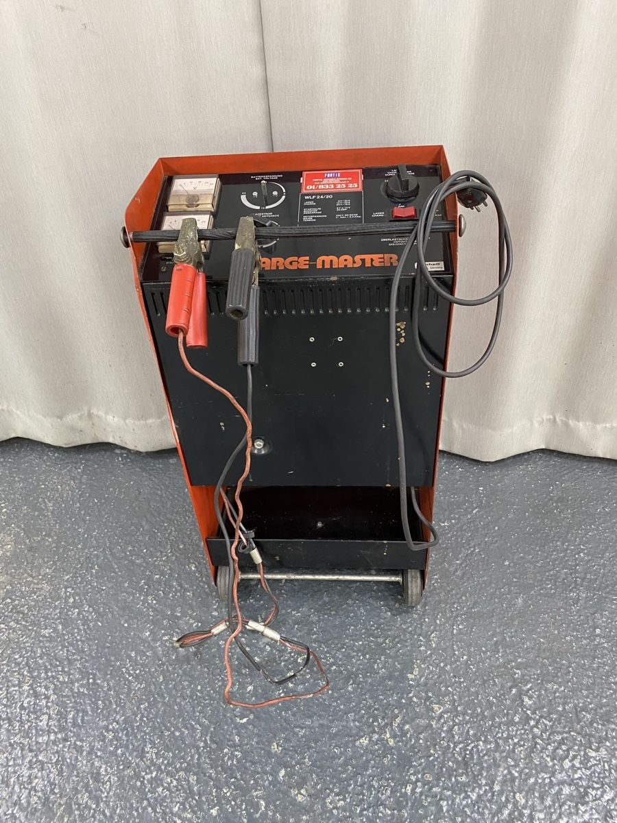 Einhell Batterie-Ladegeräte: Batterie Ladegerät von Einhellig WLF24/20 – Gebraucht aus Hägglingen von Karin0802 2