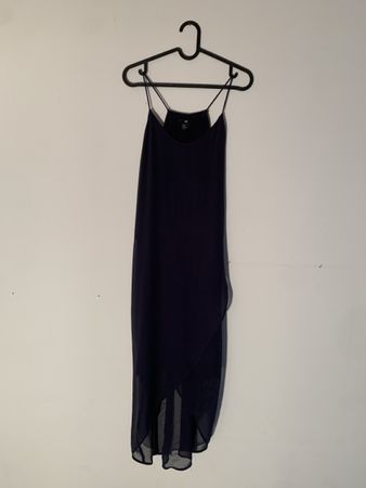 Dunkelblaues Kleid