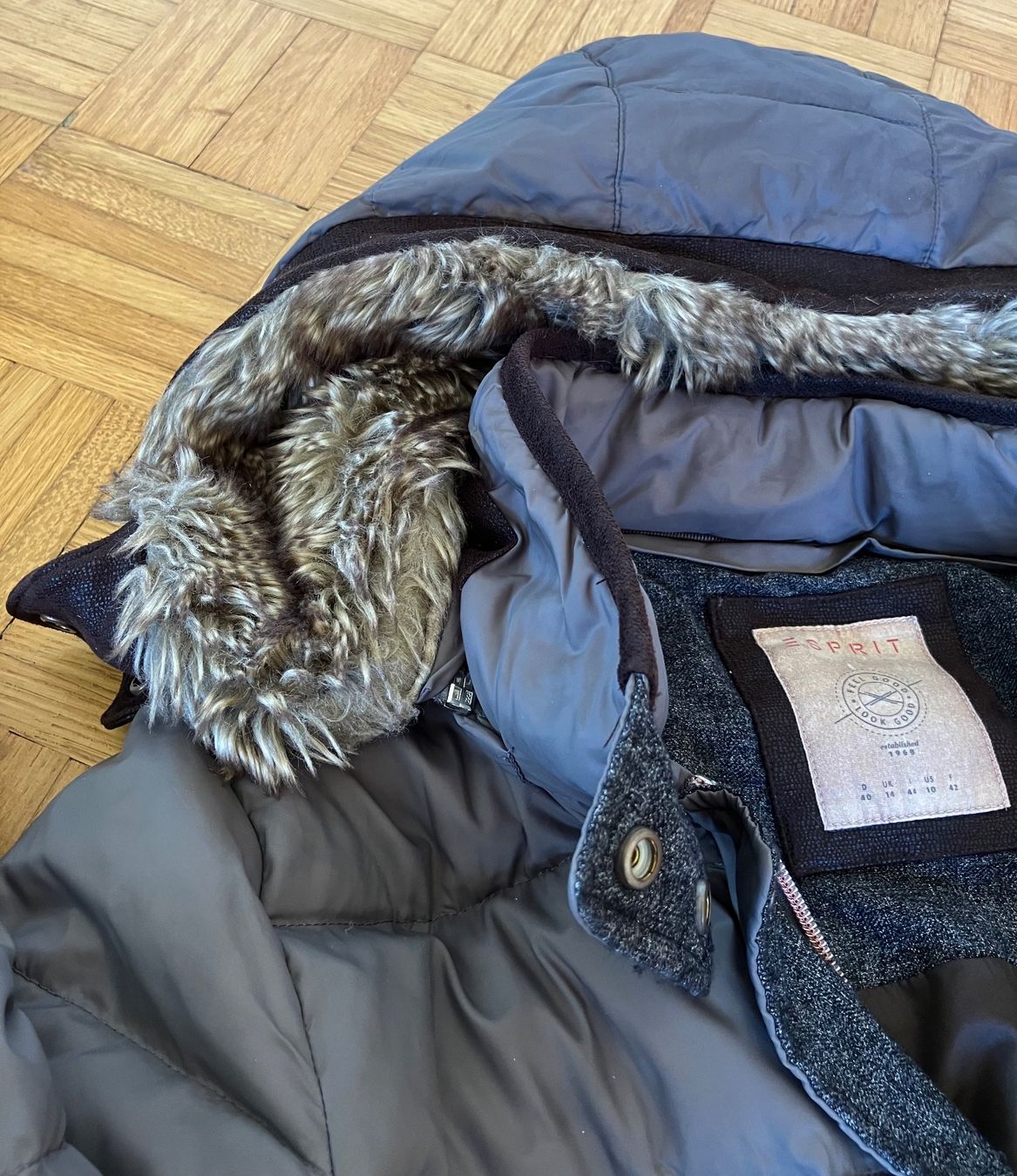 Lotti di vestiti: 2 Daunenjacken zu 1 Preis! Gr. 38 – Usato da Olten venduto da Dickbrave 8