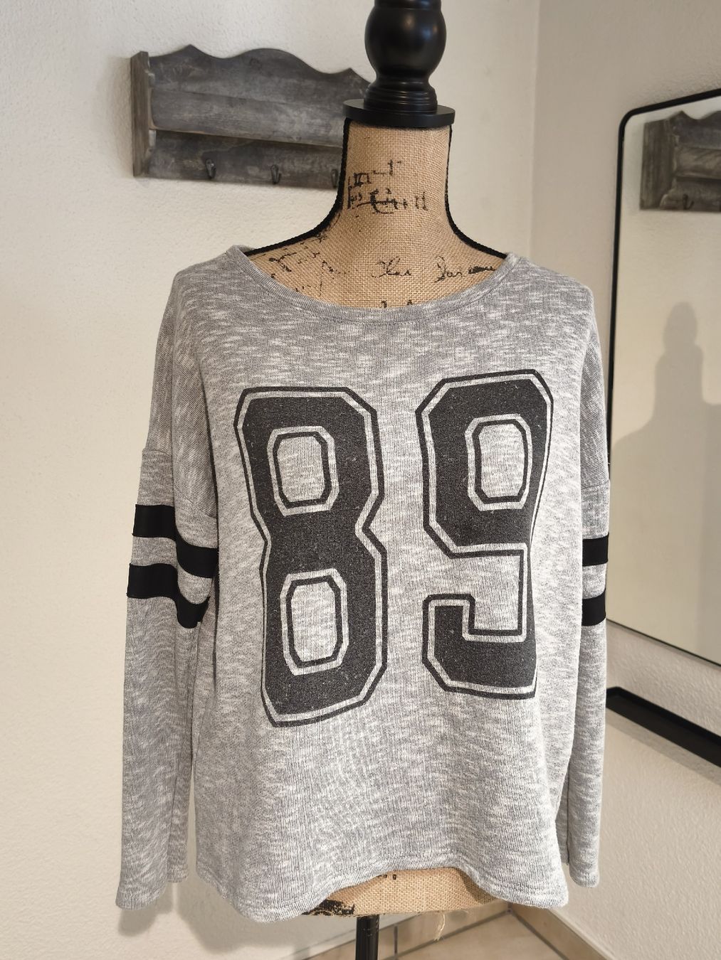 Zebra Maglioni & Felpe: Pullover zebra grau M/L mit Aufdruck 89 – Usato da Emmetten venduto da SecondhandSiska