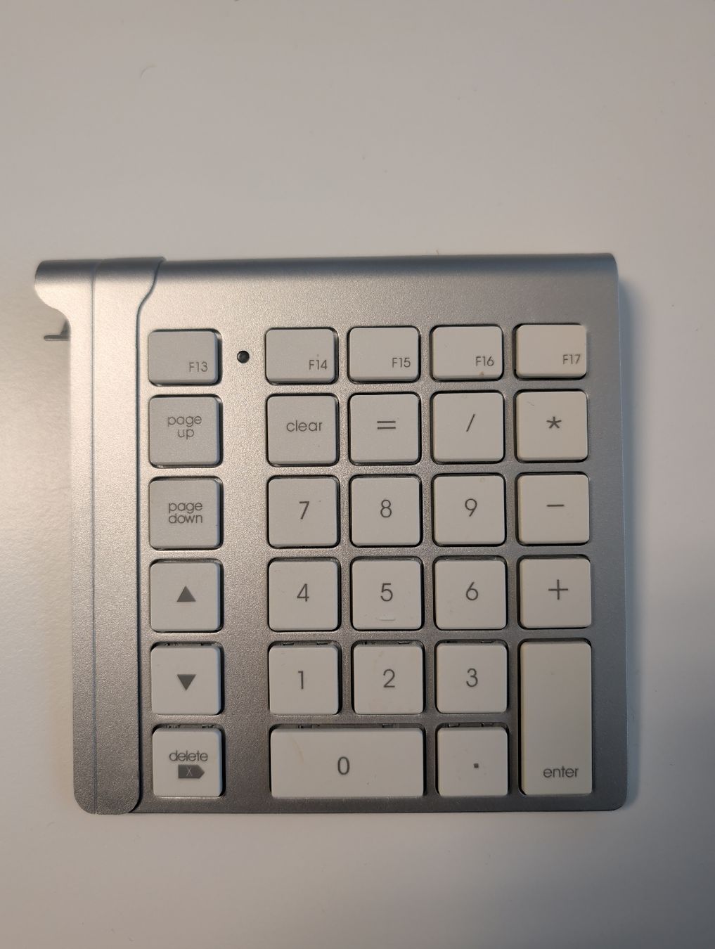 Apple Claviers: Apple Magic Keyboard Ziffernblock – D'occasion à Pfäffikon SZ par jer_6mmr