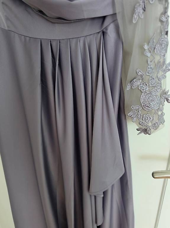 Kleider: Partykleid lang – Gebraucht aus Wabern von Marliseaus64011AA 1