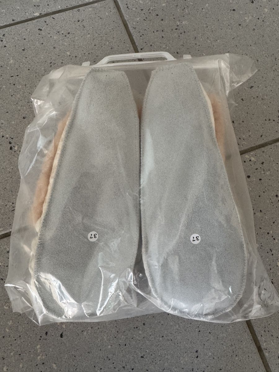 Damenschuhe: Neu: Lammfell Finken – Neu und originalverpackt aus Aesch BL von comven 1