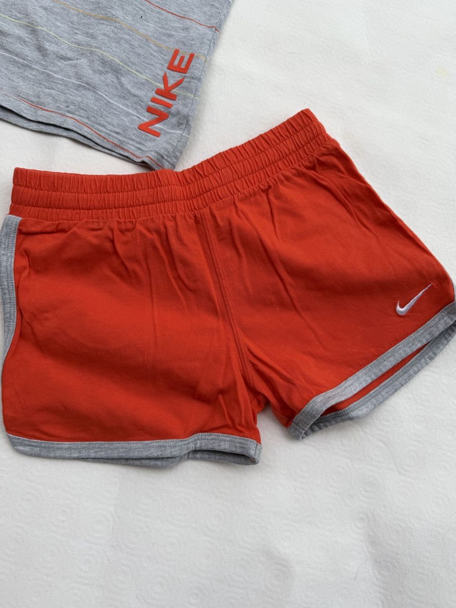 Nike Kleiderpakete & -sets: Nike Top und Shorts – Gebraucht aus Minusio von KaLo911 1