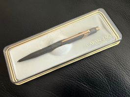 Kugelschreiber Caran d'Ache Bühler schwarz Gold Etui