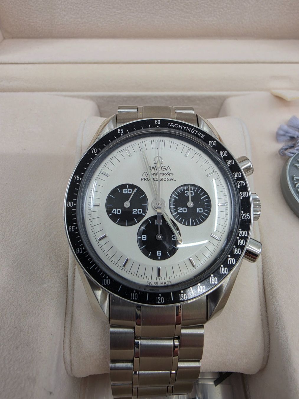 Omega Uhren: Omega Speedmaster Professional Moonwatch Original Mitsukoshi – Neu (gemäss Beschreibung) aus Luzern von aveno 7