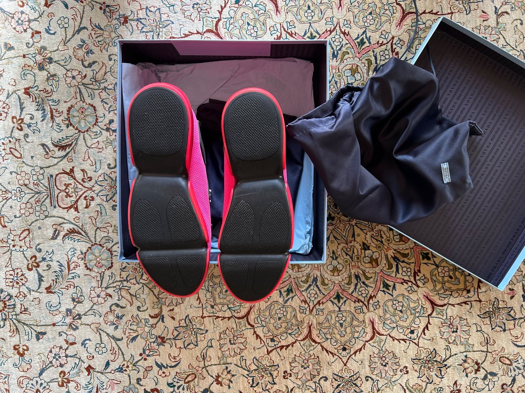 Prada Scarpe da uomo: PRADA Fluoro Pink & Black Trim  Sneaker – Nuovo e nell'imballaggio originale da St.Gallen venduto da 303_7fcf 4