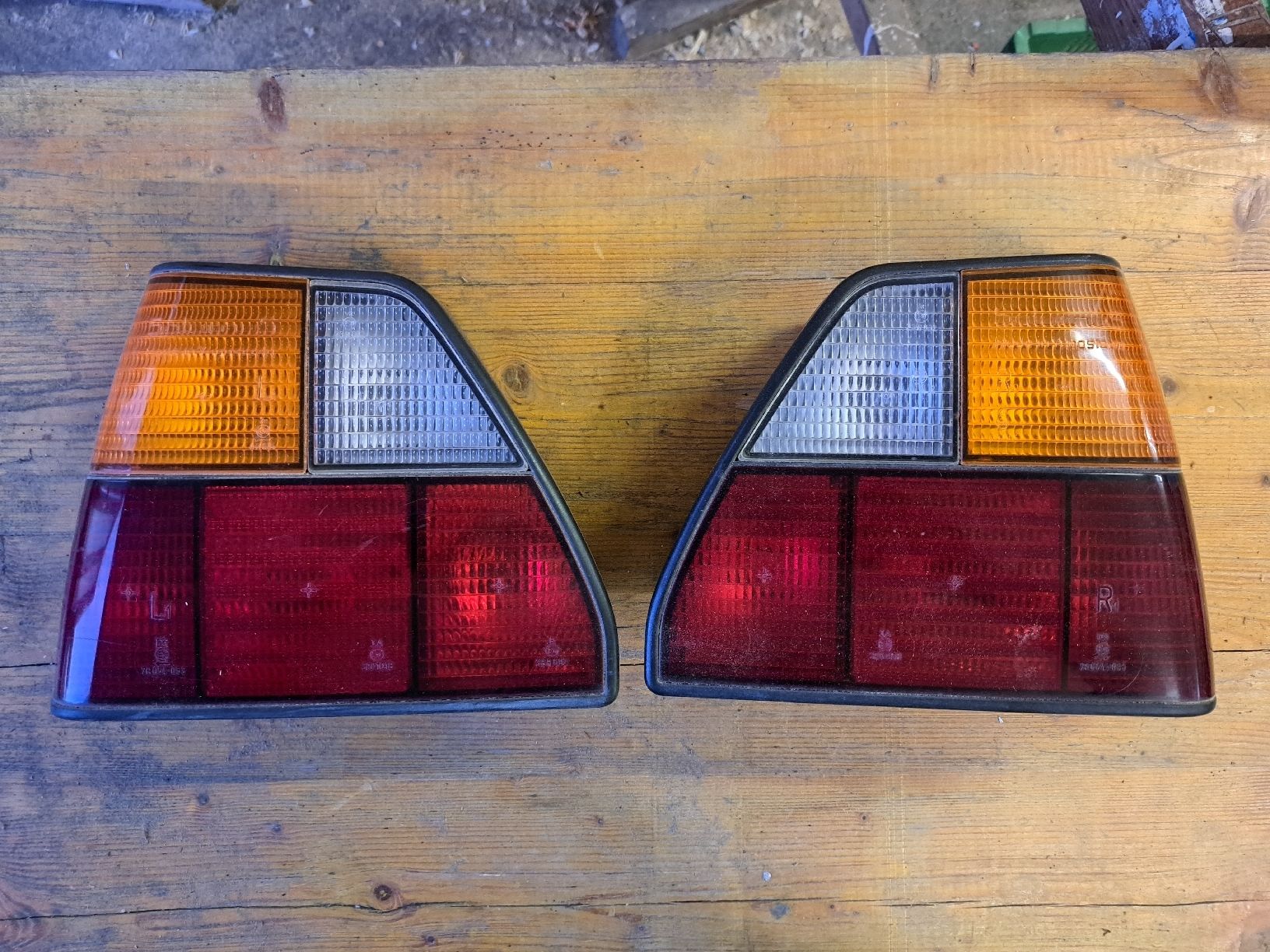 VW Tutti pezzi di ricambio auto: VW Golf 2 heckleuchten – Usato da Zwillikon venduto da tutti407