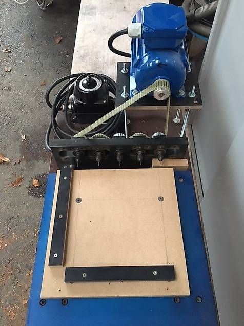 Tutte le macchine: Bohrer/Perçeuse de précision multi-broches avec table mobile – Nuovo (secondo la descrizione) da Valangin venduto da Saga2078 1