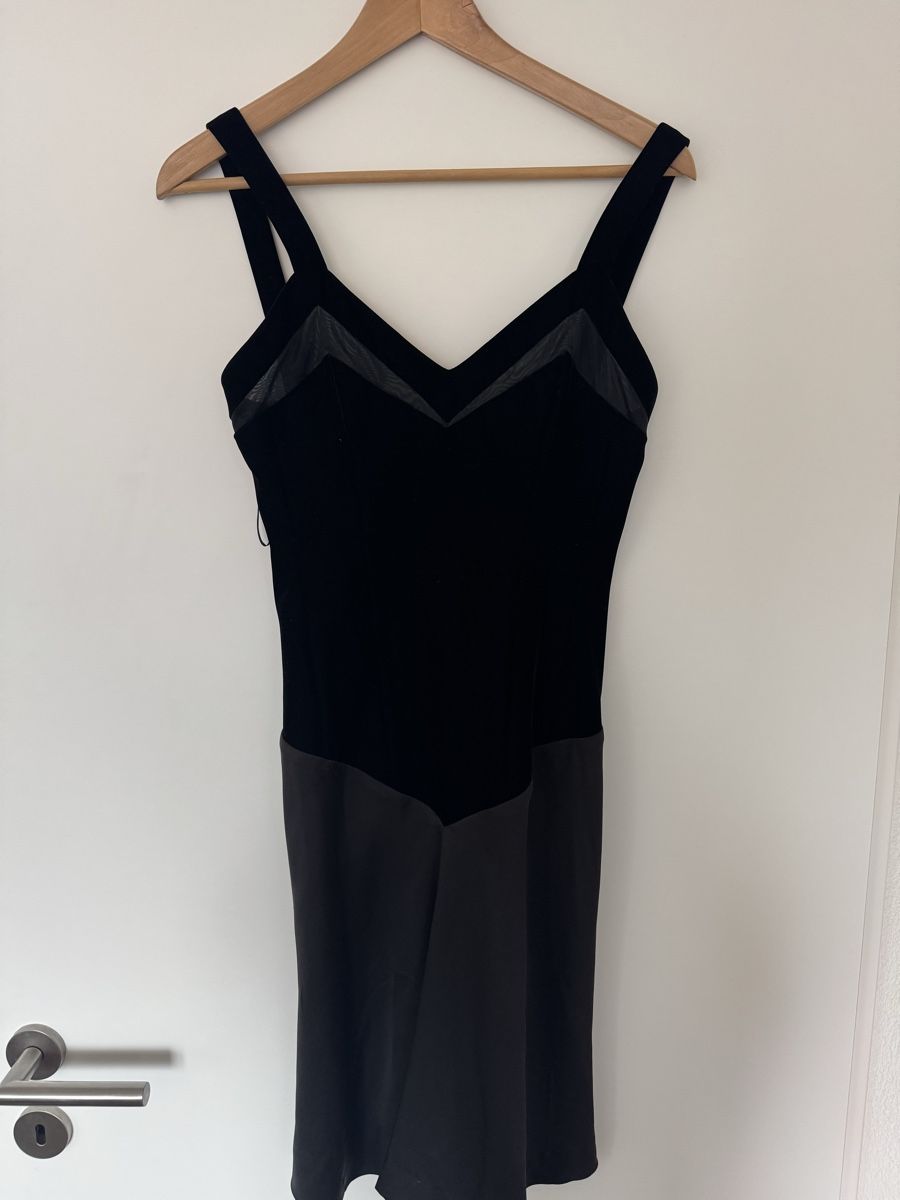 Vestiti: Hervé Léger short Black Dress – Usato da Umiken venduto da RachelStenders