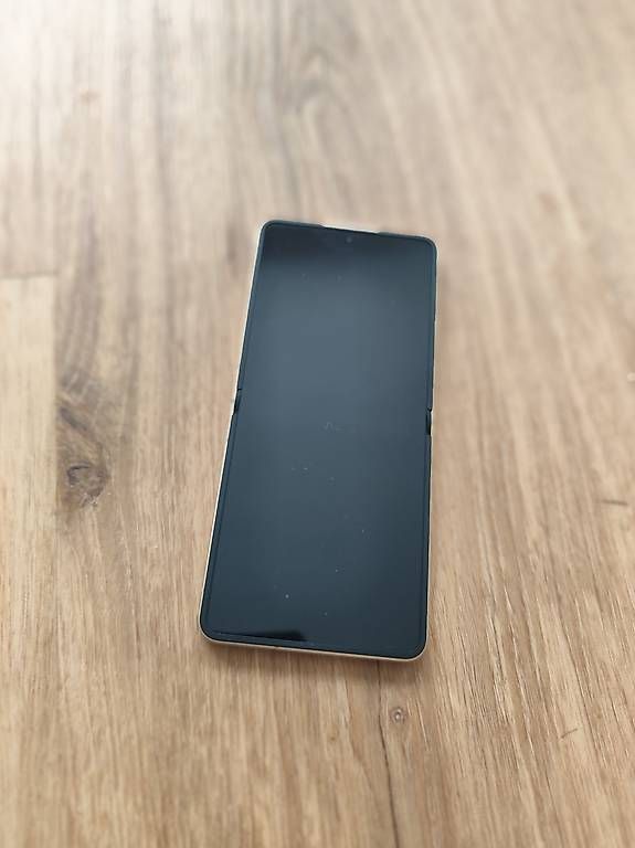 Samsung Telefoni cellulari / Smartphones: Samsung Galaxy Z Flip7 Olympic Edition – Usato da Sachseln venduto da jas_ch 1