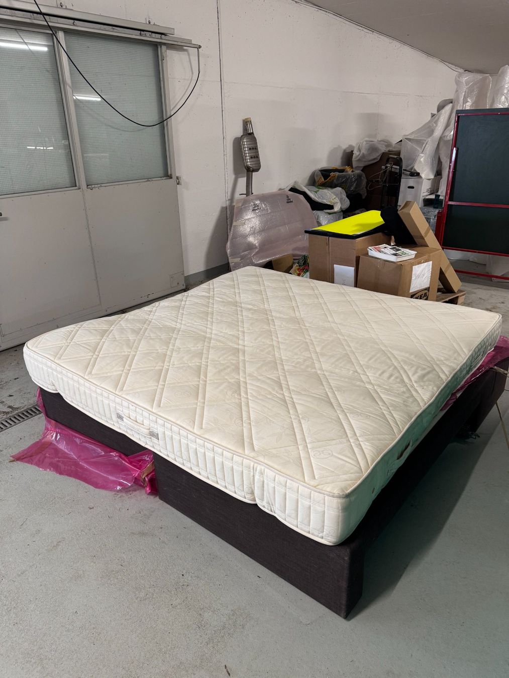 Letti: Bed 200 x 200 cm with Support Base and Drawers – Usato da Luzern venduto da Antiquesonline 2